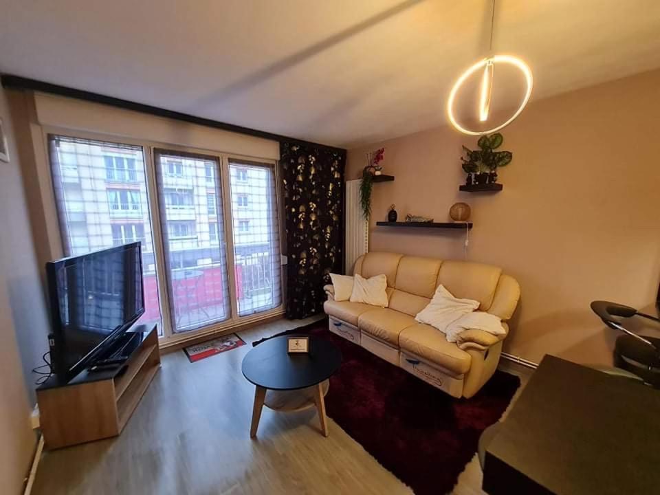 Chez Romain, Appartement Proche Commerces Et Centre Ville Avec Wifi Verdun-sur-Meuse Exterior photo